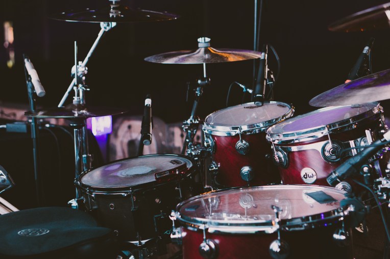 A drum set